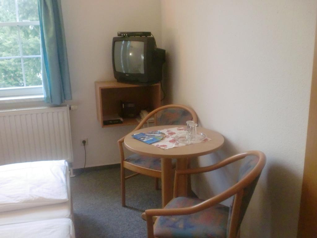 Hotel & Restaurant "Zum Firstenstein" Konigshain Zewnętrze zdjęcie