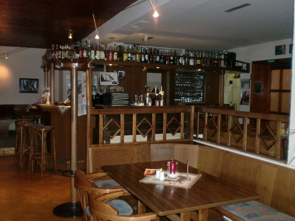 Hotel & Restaurant "Zum Firstenstein" Konigshain Zewnętrze zdjęcie